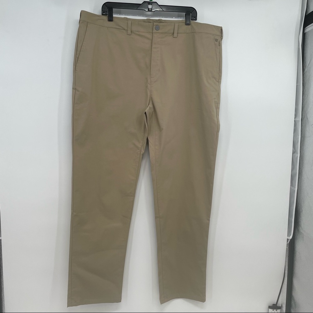Mack Weldon Mens Chino Pants Maverick Tech Khaki 43 x 33 Flat Front